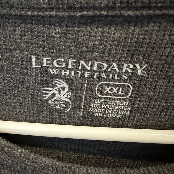 NWOT - XXL Legendary Whitetails Grey Deer Design Top - Picture 3 of 4